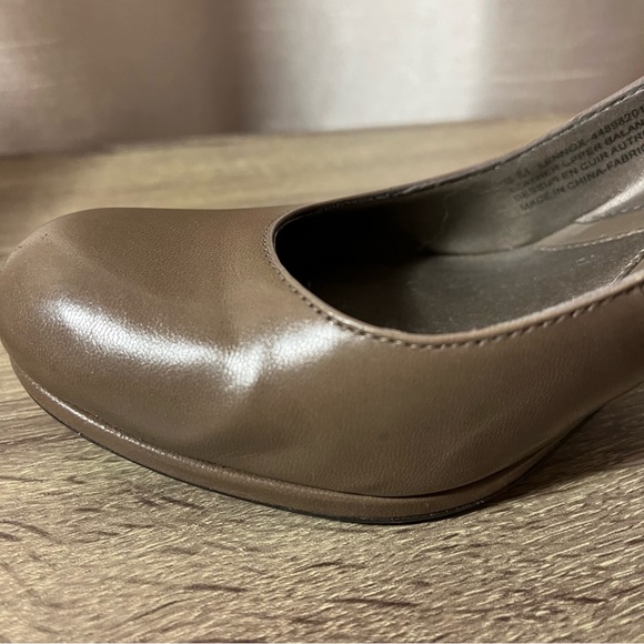 Naturalizer Rounded toes leather upper heels Tan Size 8 - Picture 6 of 7
